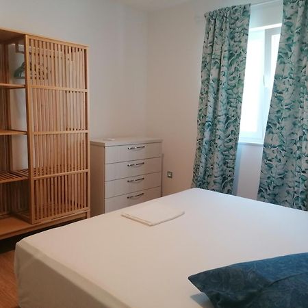 Apartmani Mares - 20 M From The Beach Brela Εξωτερικό φωτογραφία
