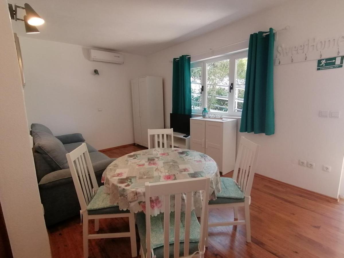 Apartmani Mares - 20 M From The Beach Brela Εξωτερικό φωτογραφία